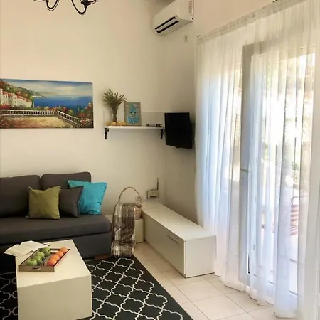 Bougainville Lemon Apartment Appartamento *